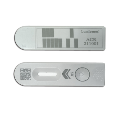 Que thử nước tiểu Creatinine và Microalbumin để phân tích nước tiểu